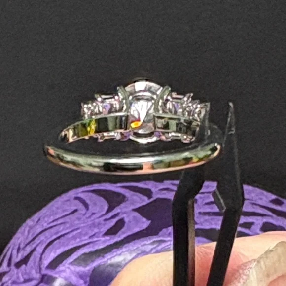 New Elegant Silver Tone Ring with Clear Stones - Picture 7 of 7